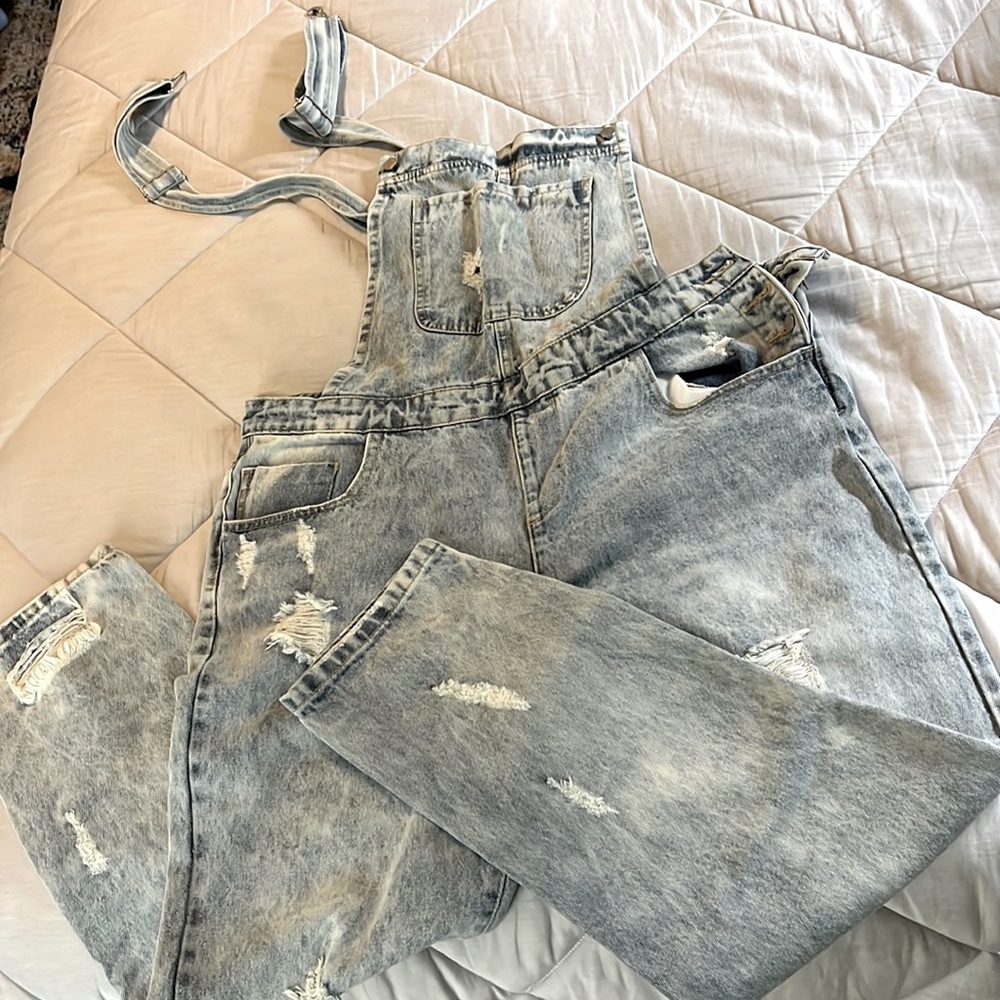 Forever 21 Size Large denim distressed overalls